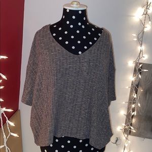 V neck tee